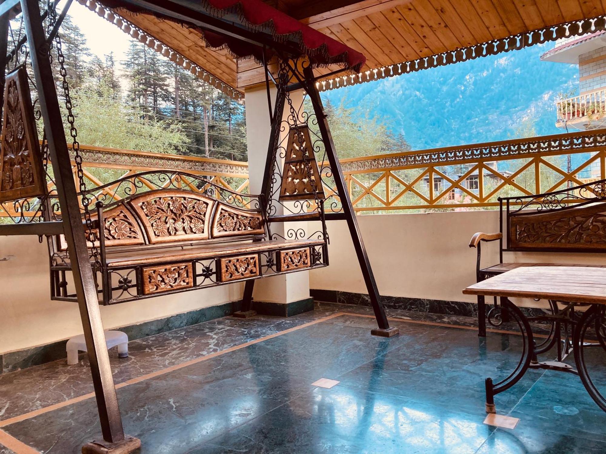 Woods Villa Cottage, Manali Экстерьер фото