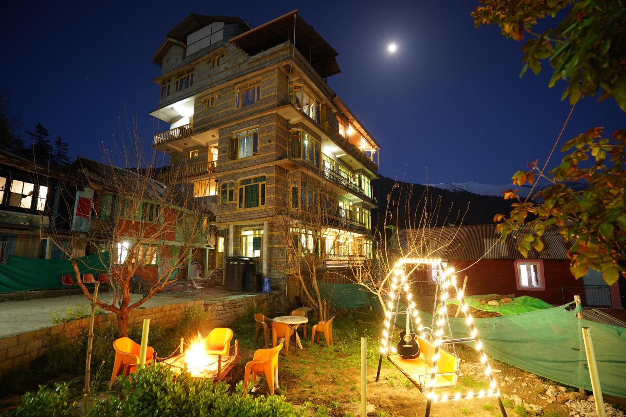 Woods Villa Cottage, Manali Экстерьер фото