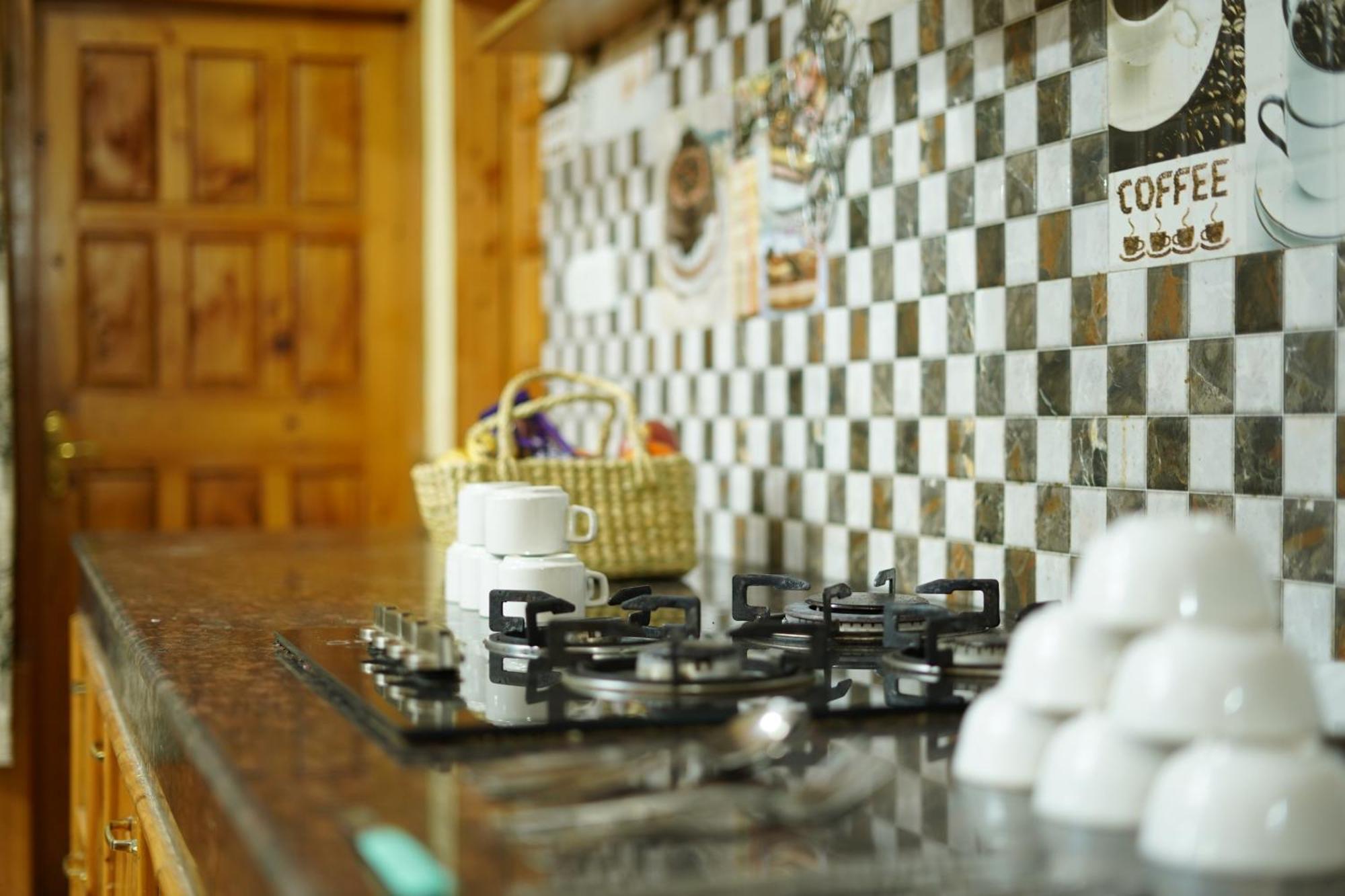 Woods Villa Cottage, Manali Экстерьер фото