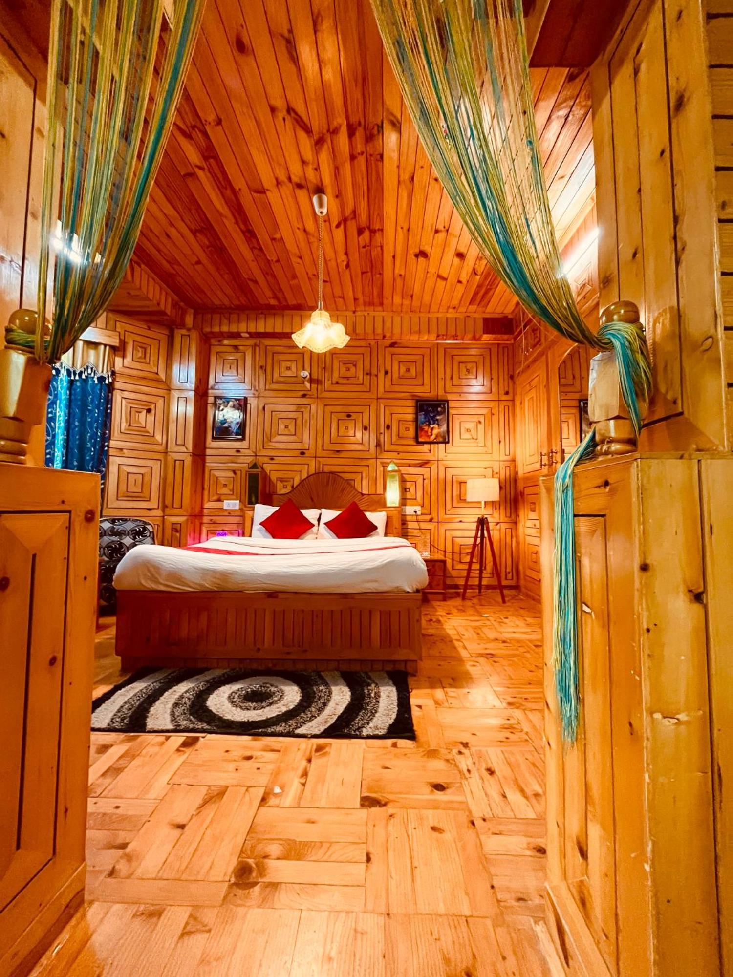 Woods Villa Cottage, Manali Экстерьер фото