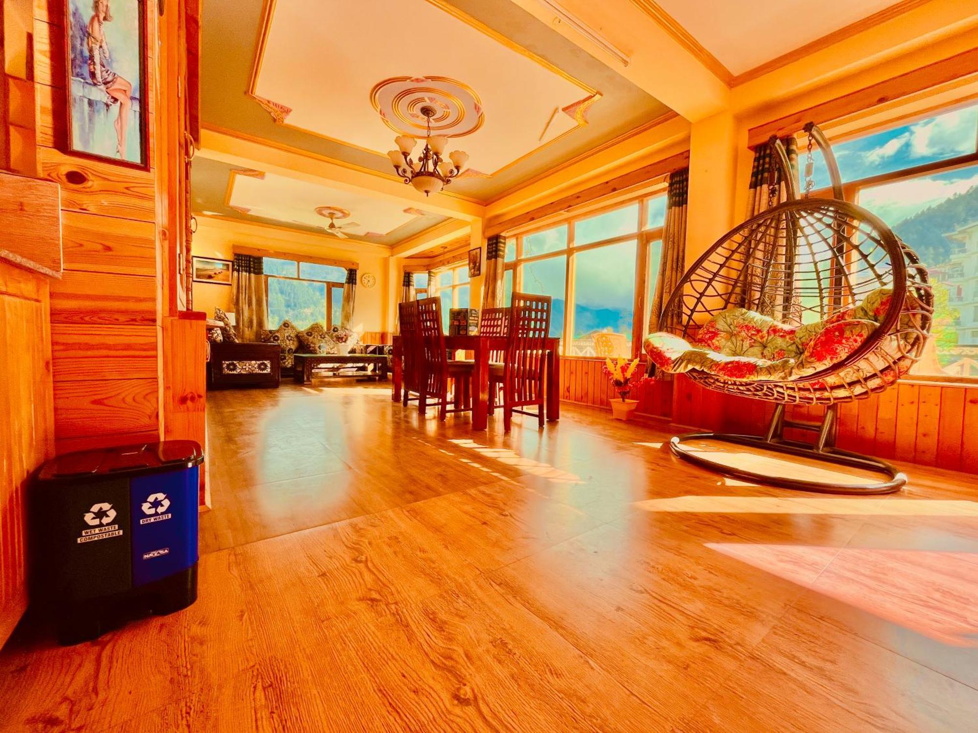 Woods Villa Cottage, Manali Экстерьер фото