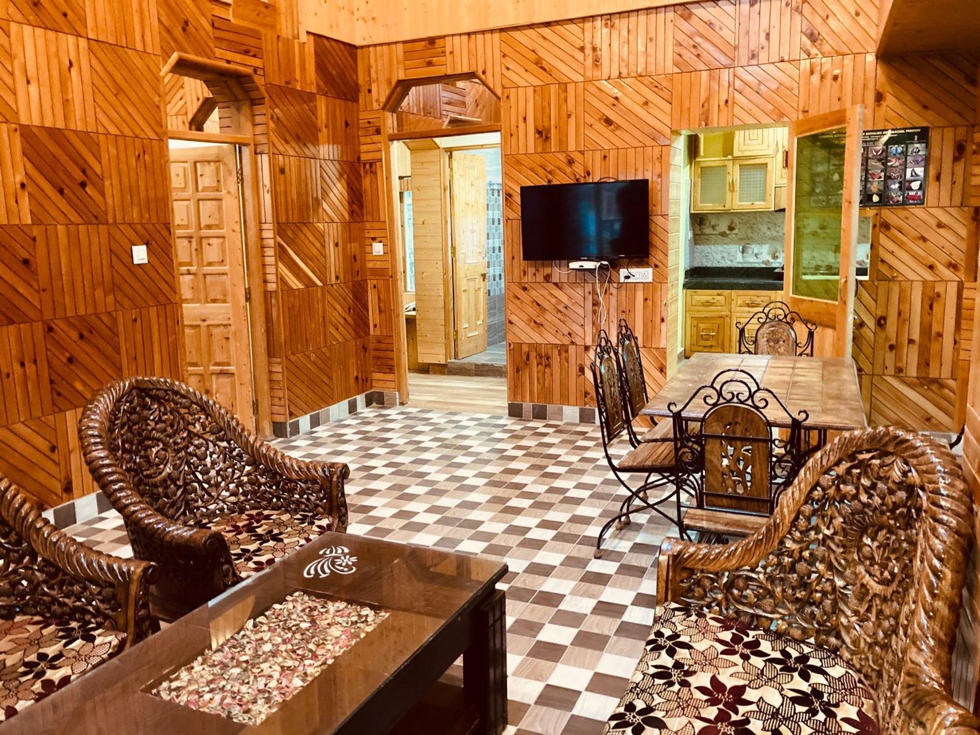 Woods Villa Cottage, Manali Экстерьер фото