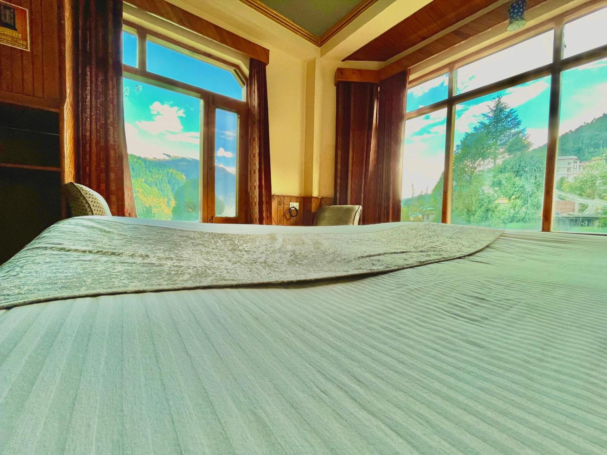 Woods Villa Cottage, Manali Экстерьер фото