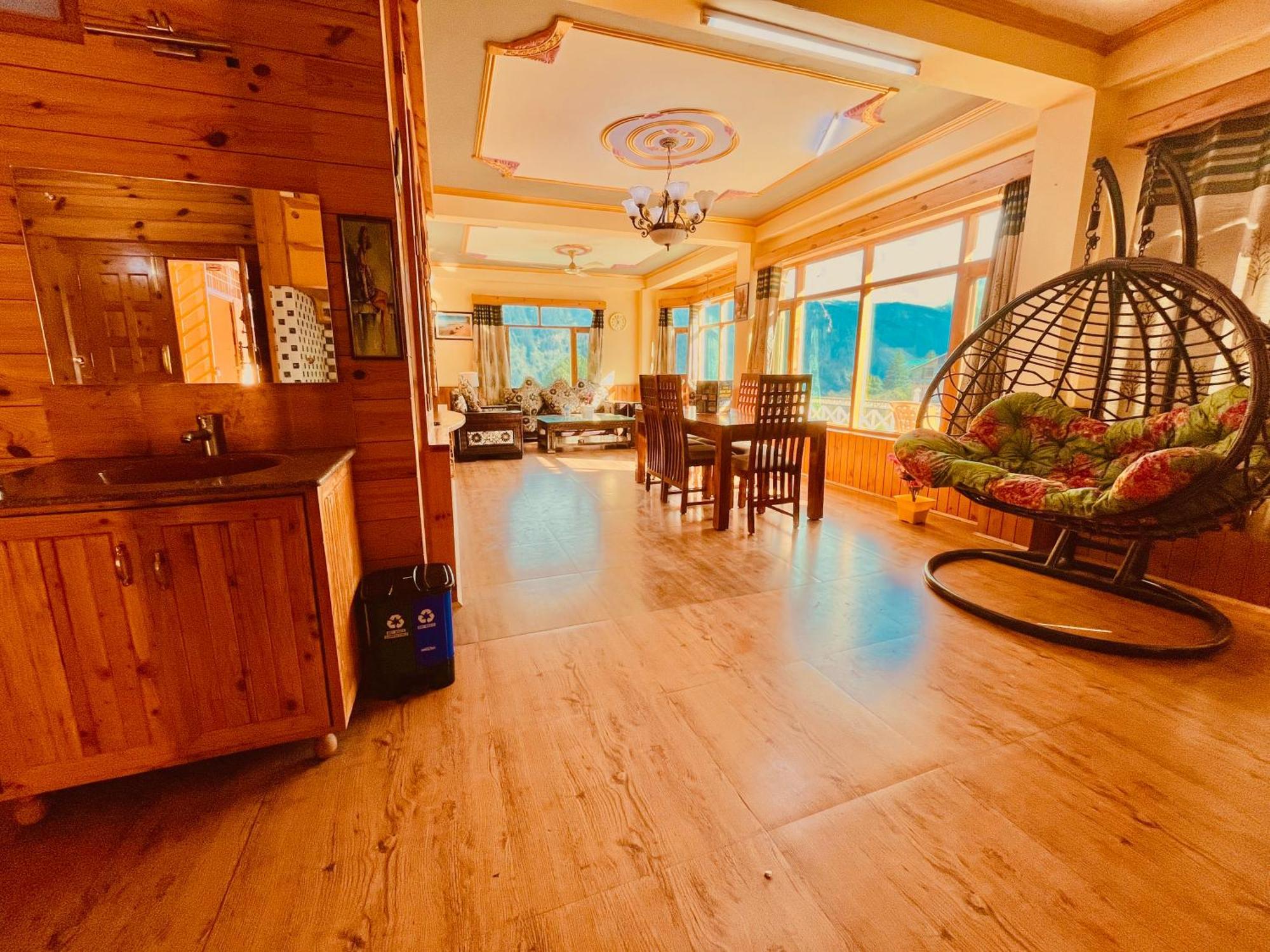 Woods Villa Cottage, Manali Экстерьер фото