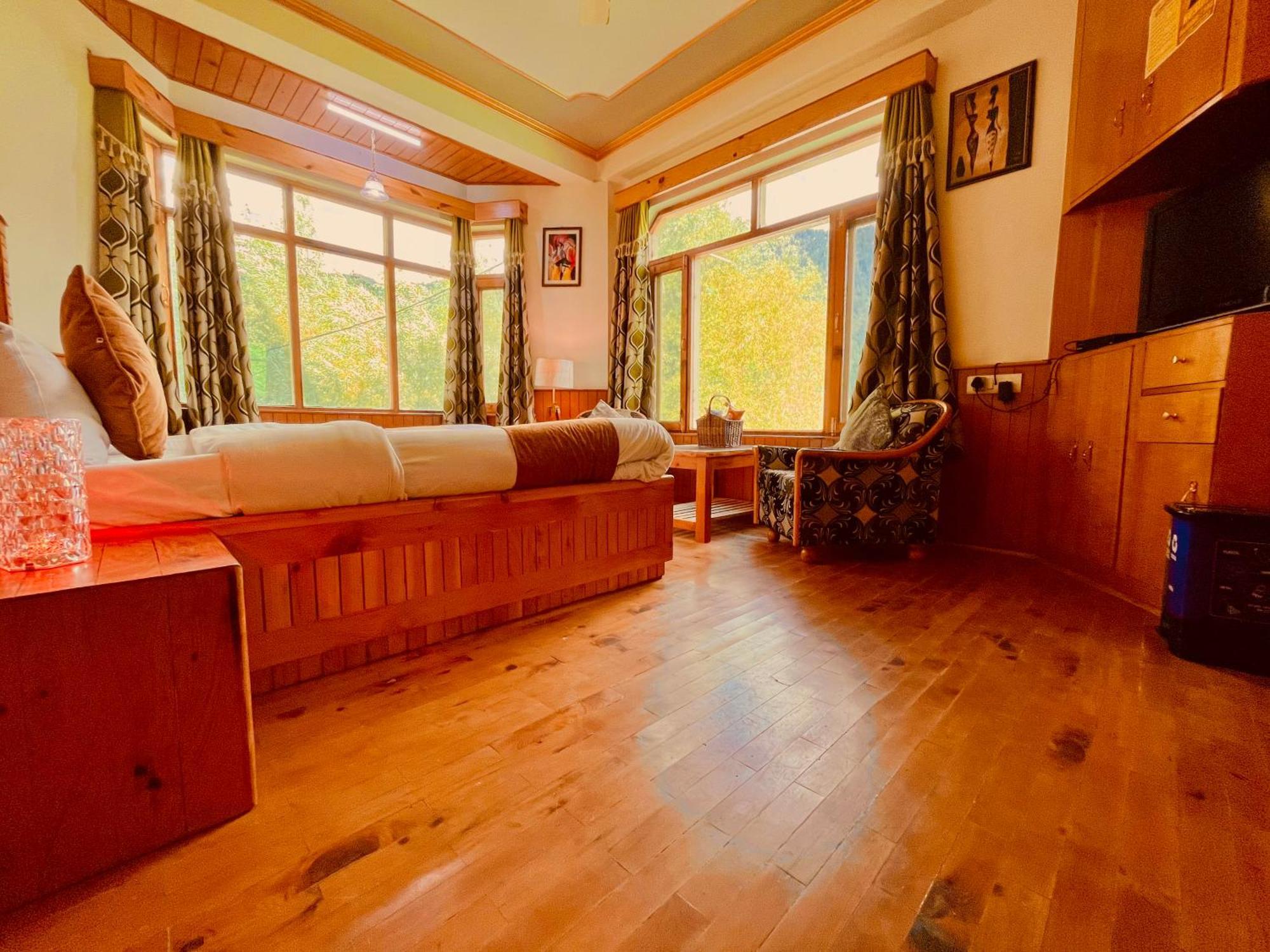 Woods Villa Cottage, Manali Экстерьер фото